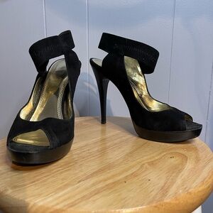 Bakers Debbie Black Suede Peep Toe High Heels Women’s 8M